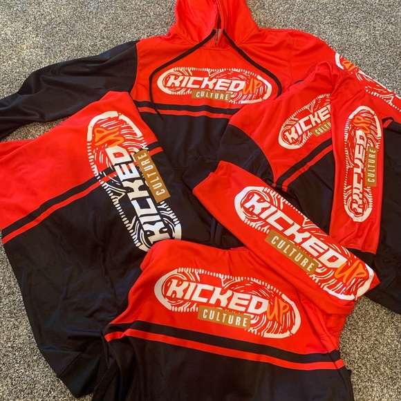 Custom @kickedupculture hoodie. - Picture 3 of 3